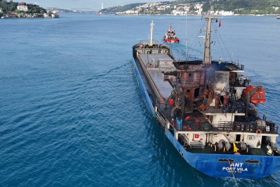 Ukrayna açıklarında dron saldırısına uğrayan 'ANT' isimli Türk gemisi İstanbul Boğazı'ndan geçti