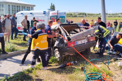 Kayseri'de 2 otomobil çarpıştı: 3 ölü, 5 yaralı