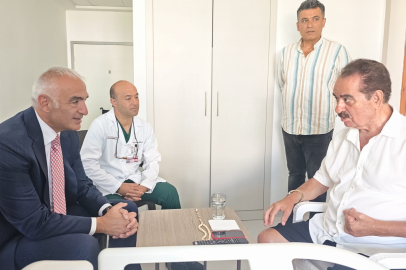 Bakan Ersoy'dan hastanede tedavi gören İbrahim Tatlıses'e ziyaret