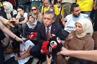 Özgür Özel: Öğretmenlerin hakkını verin, bu işin siyaseti yok